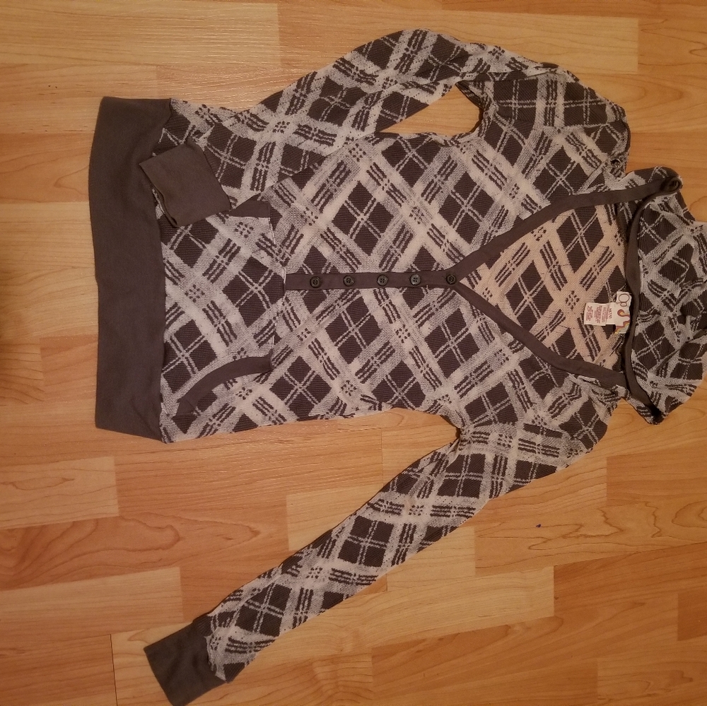 Lightweight sweater